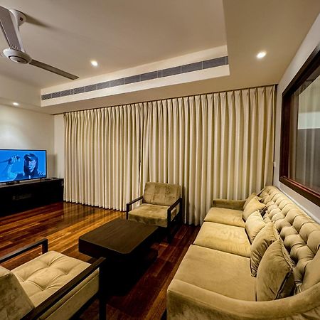 Brand New Water Front Luxury Cinnamon Suites Apartment In Heart Of Colombo City Exterior foto