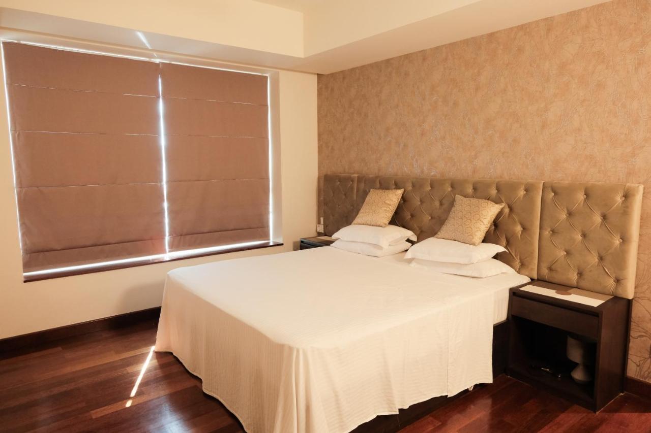 Brand New Water Front Luxury Cinnamon Suites Apartment In Heart Of Colombo City Exterior foto