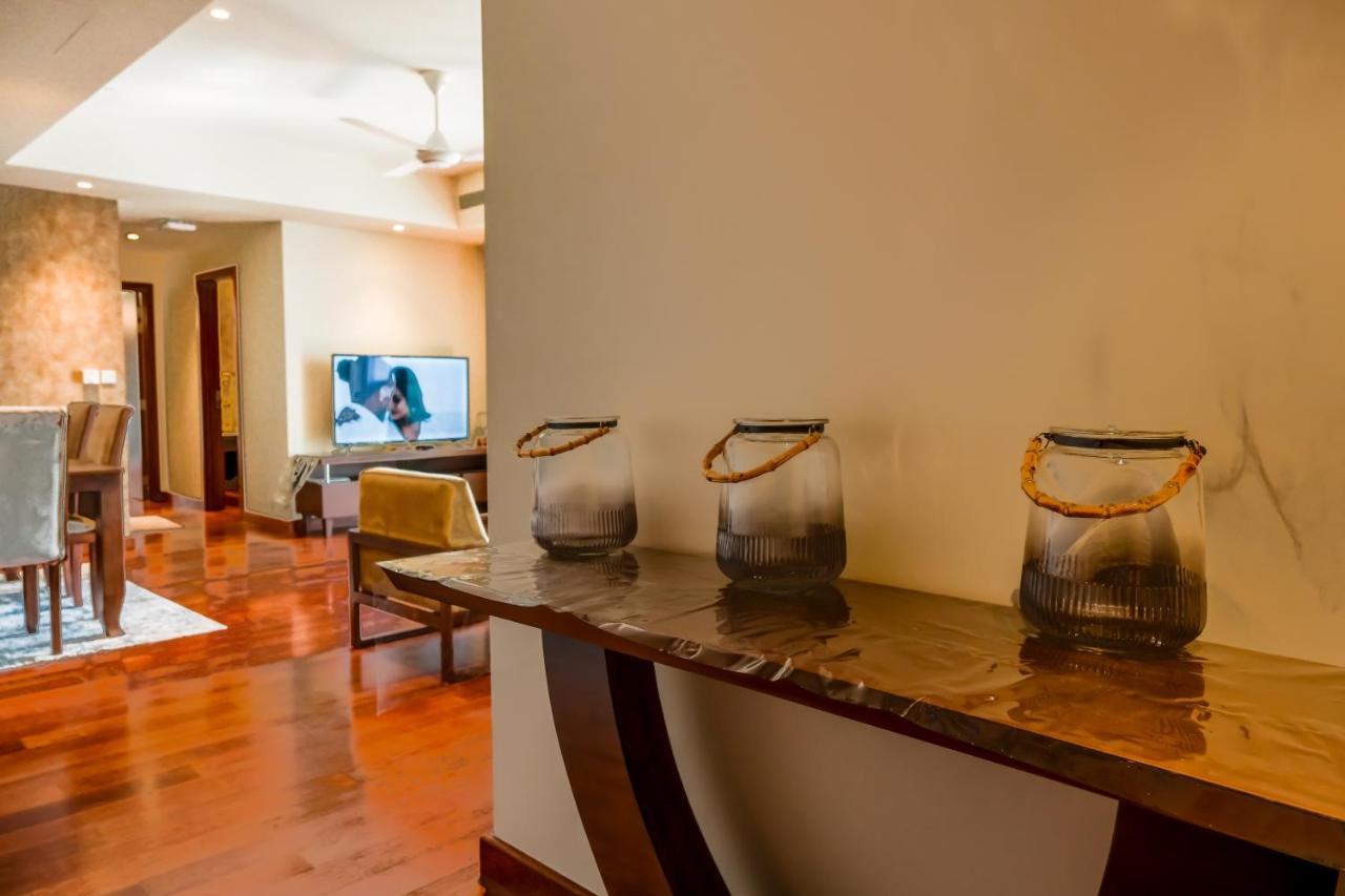 Brand New Water Front Luxury Cinnamon Suites Apartment In Heart Of Colombo City Exterior foto