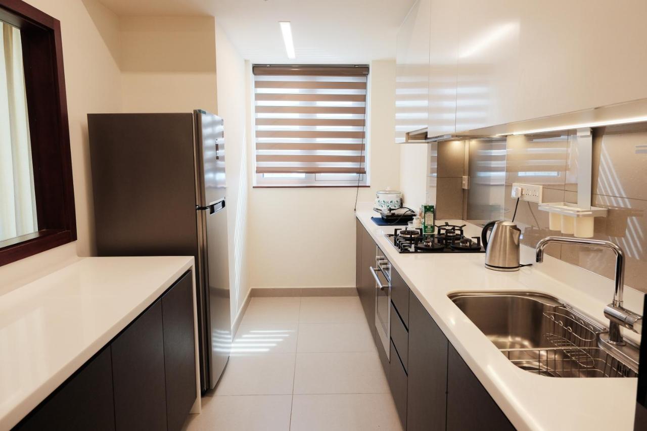 Brand New Water Front Luxury Cinnamon Suites Apartment In Heart Of Colombo City Exterior foto