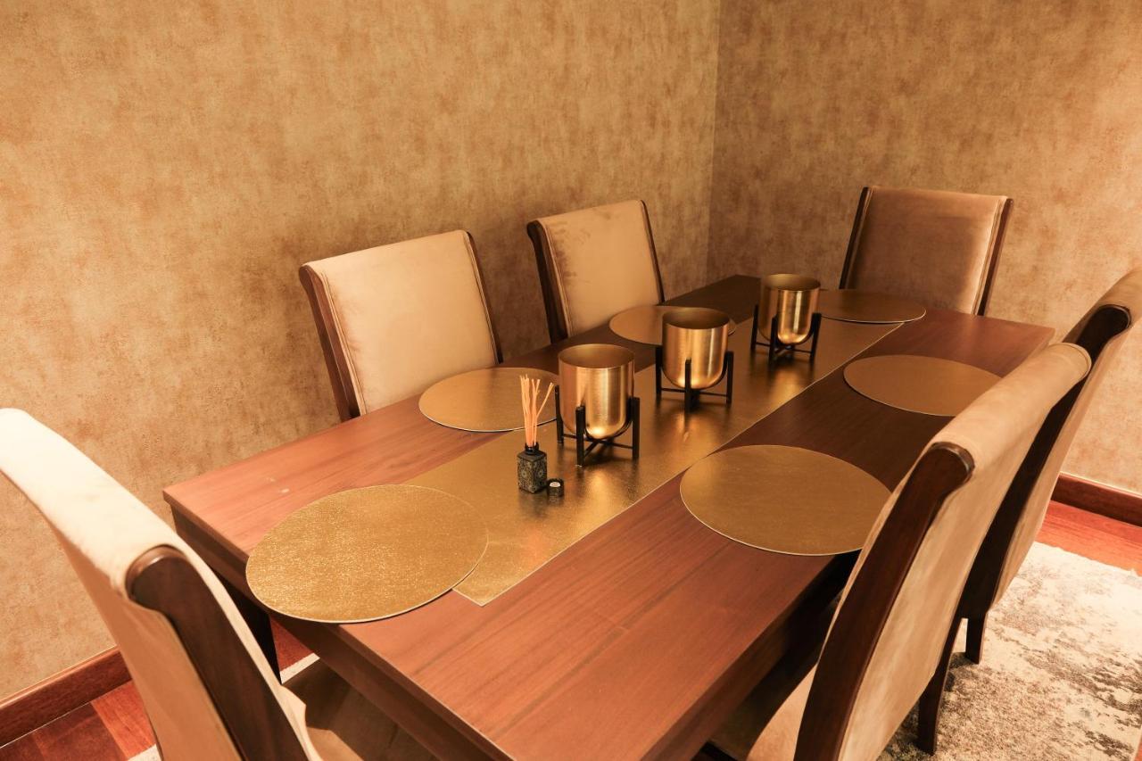 Brand New Water Front Luxury Cinnamon Suites Apartment In Heart Of Colombo City Exterior foto