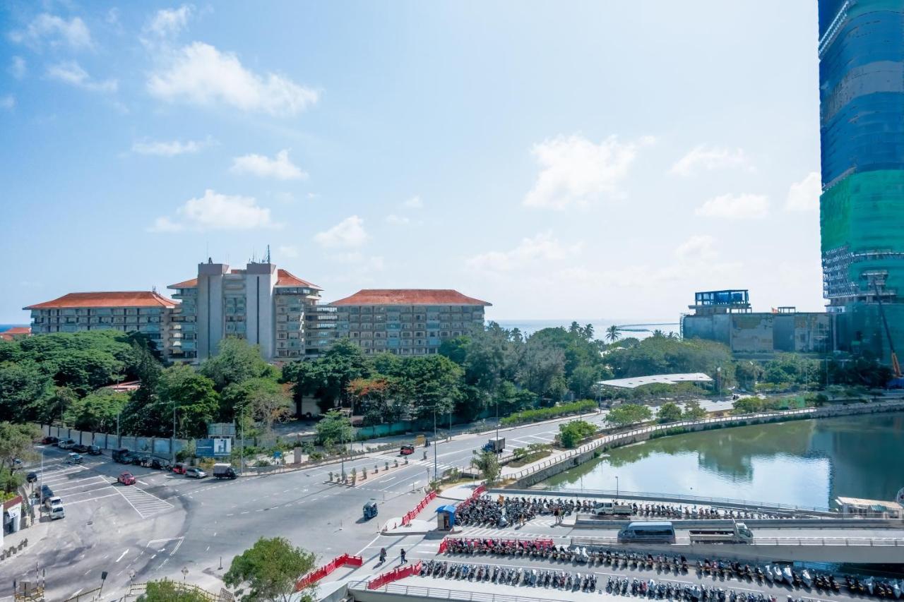 Brand New Water Front Luxury Cinnamon Suites Apartment In Heart Of Colombo City Exterior foto